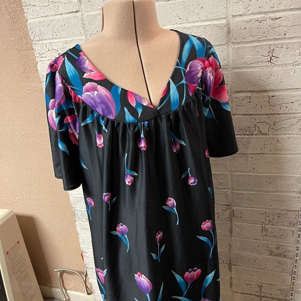 Vintage Carriage Court Black Floral MuuMuu Kaftan House Dress 12/14